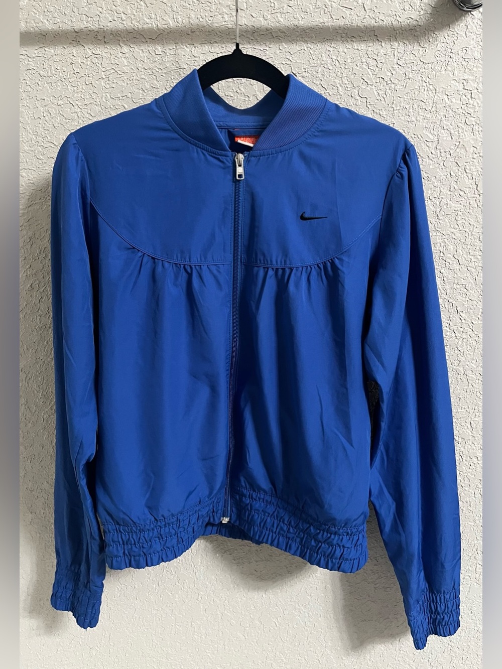 Nike Women's Windbreaker Jacket in Royal Blue